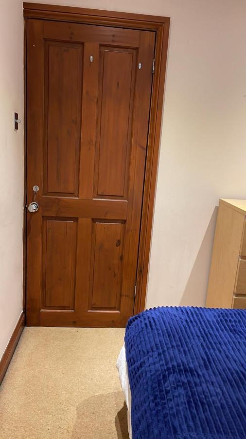 Shared House On Southmead Otel Bristol Dış mekan fotoğraf